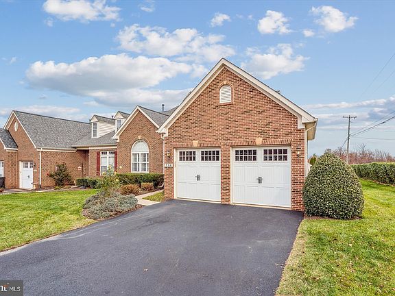3rd image of 256 Garnet Ct