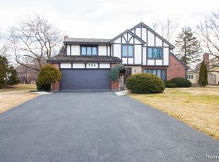 2S725 Avenue Chateaux E, Oak Brook, IL 60523