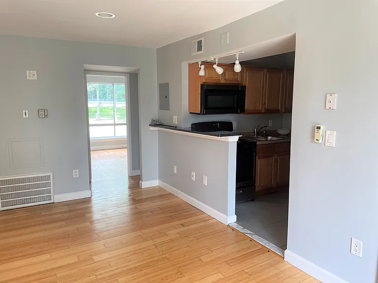 8405 Greenbelt Rd #101 — Photo 17