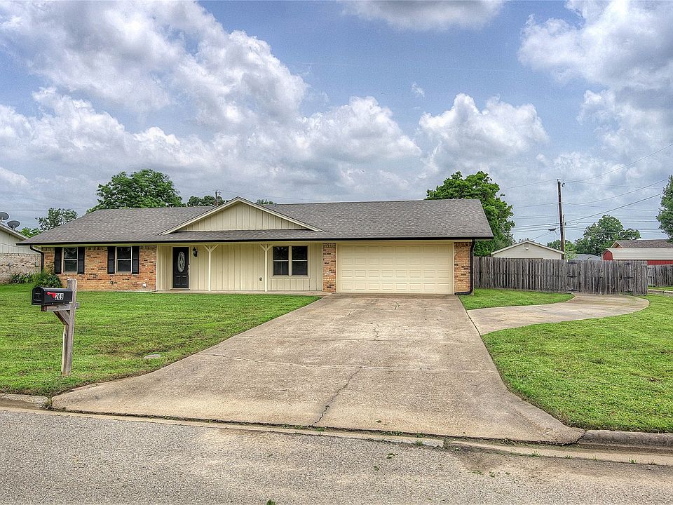 1st image of 209 Myndi Cir