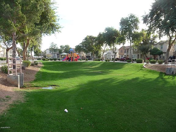 walking-distance-comm-park