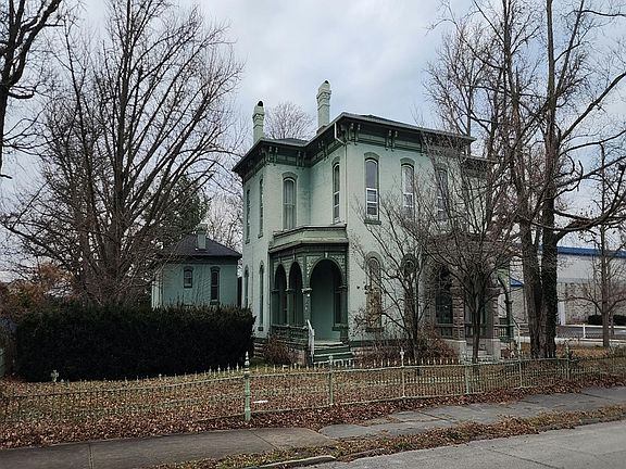 3rd image of 903 S Main St