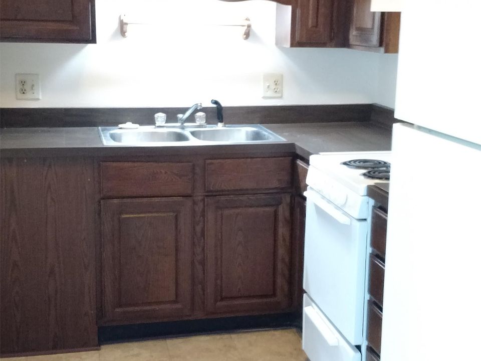 2nd image of 4222 E Milwaukee St