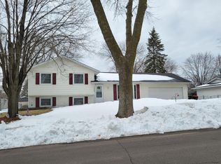 7596 Ivystone Ave S, Cottage Grove, MN 55016