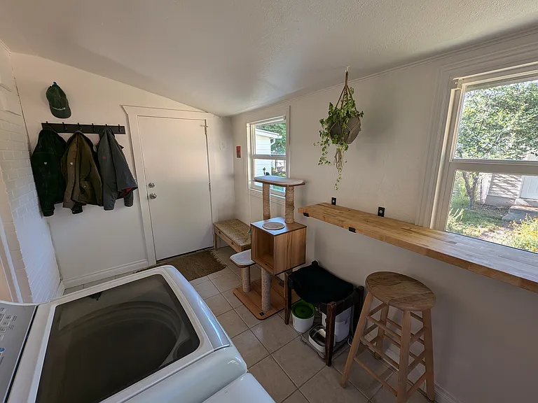 129 W Paxton Ave — Photo 10