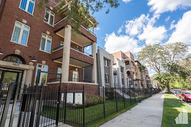 1st image of 4834 S King Dr APT 301