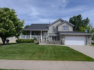 2492 Taylor Rd, Farr West, UT 84404