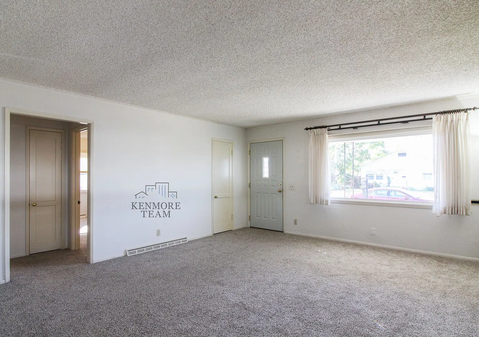 3 Bedroom, 2 Bath Home in Richland — Photo 4