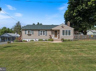 941 Crystle Rd, Aston, PA 19014
