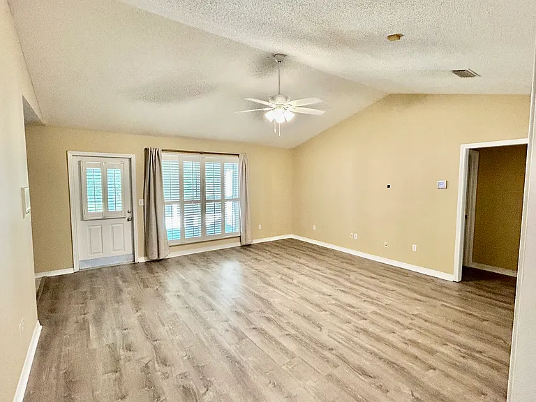 640 Wedgewood Dr — Photo 22