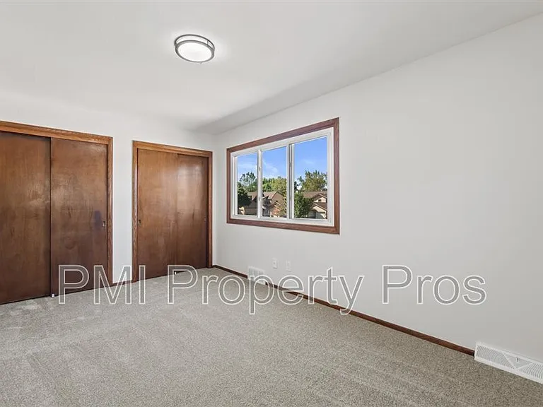 8150 S 88th St — Photo 31