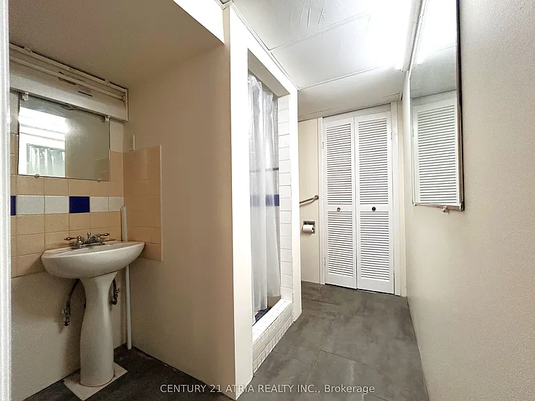 19 Yellow Birchway — Photo 20