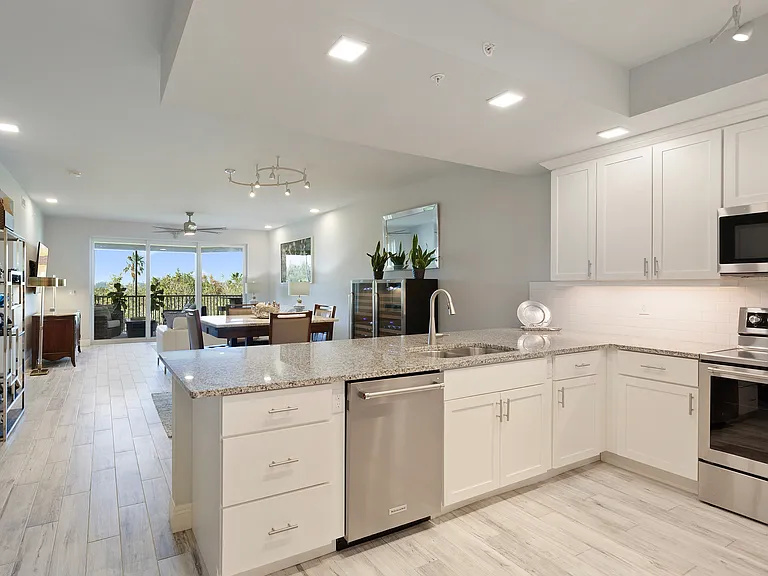 260 Hidden Bay Dr #204 — Photo 5