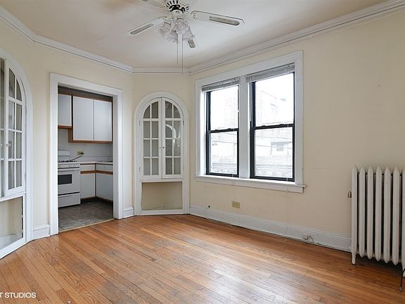 4th image of 4441 N Wolcott Ave APT 3E
