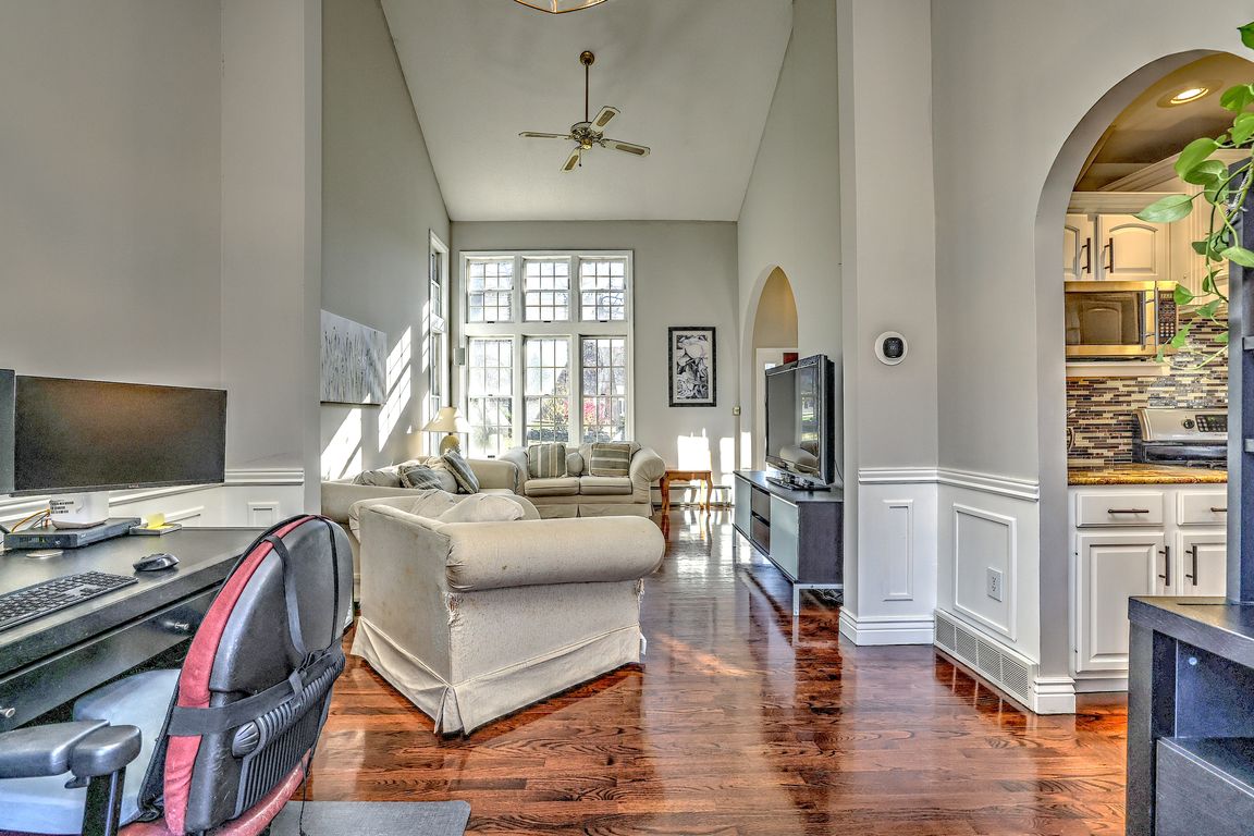 next background image