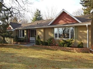 7552 Stillwater Way N, Oakdale, MN 55128