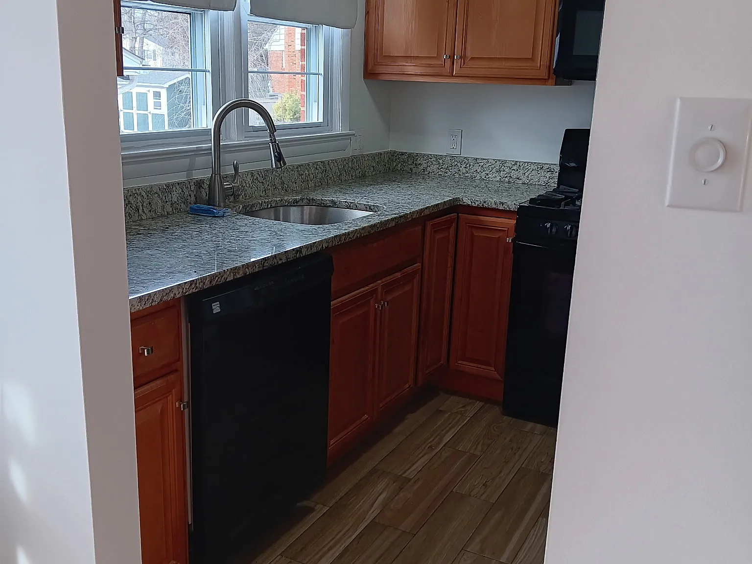 3 bed, 1800 sqft, $3,400 — Photo 1