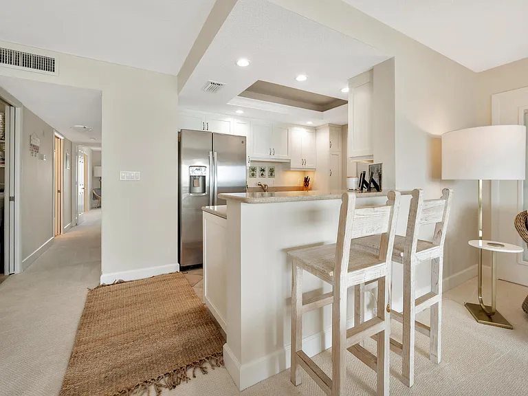 2800 Gulf Shore Blvd N #304 — Photo 8