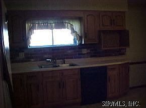 3rd image of 2525 Buenger Blvd