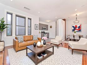 442 Sterling Pl