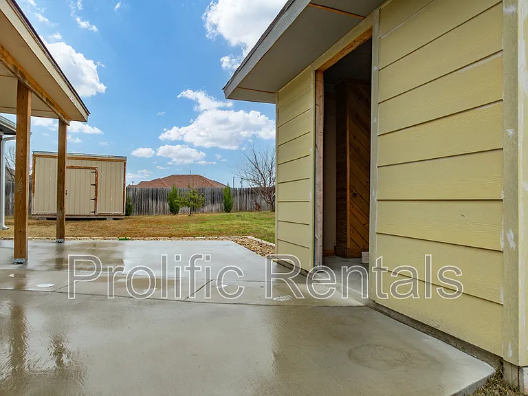 5904 Chuckwagon Cir — Photo 36