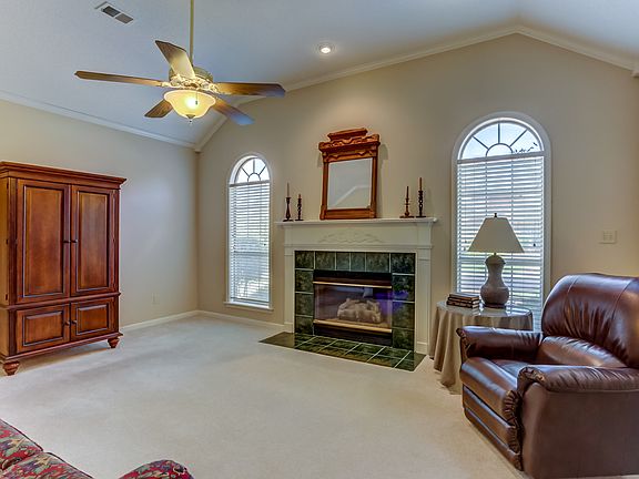 3rd image of 1879 Pheasant Acre Ln W