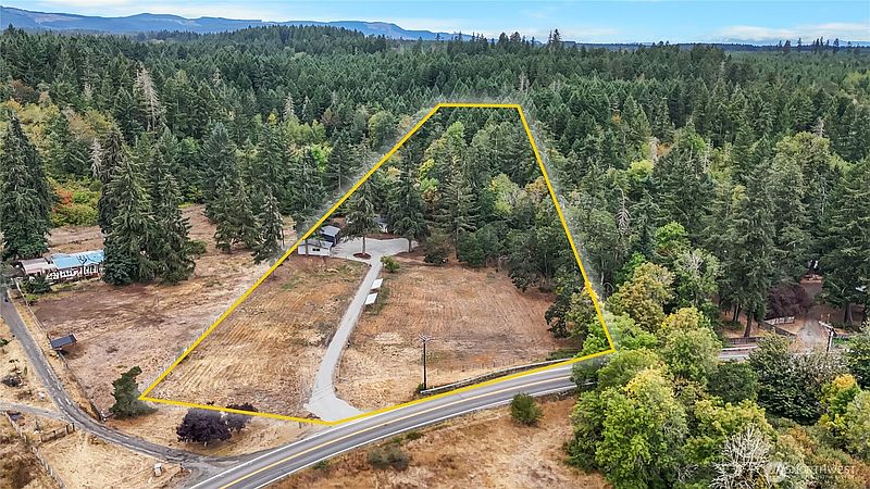 3rd image of 15841 Bald Hill Road SE