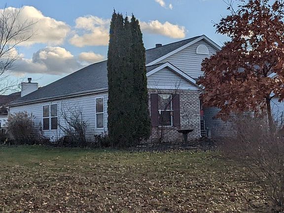 3rd image of 131 Dupont Ct