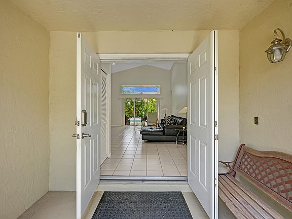 4th image of 619 Carrington Drive