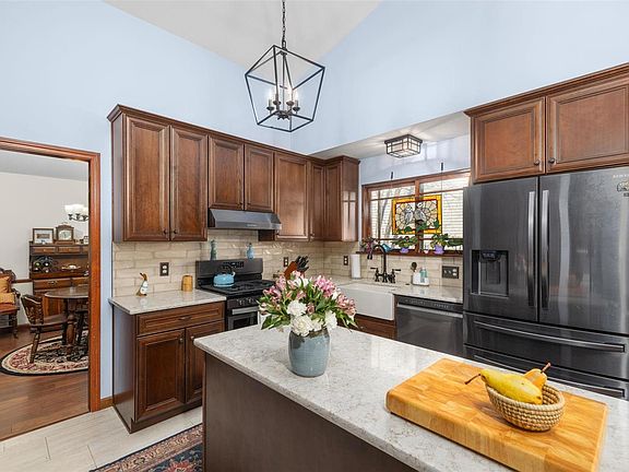 3rd image of 828 Westbrooke Meadows Ct