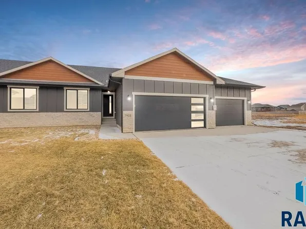 7922 S Pasqueflower Ln, Sioux Falls, SD 57108