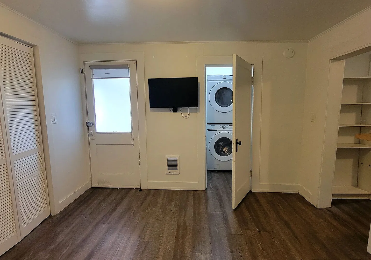 044SCobert5503 — Photo 4