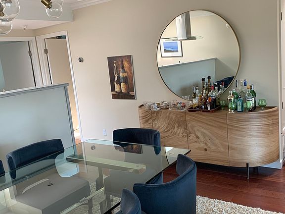 5th image of 2950 Clay St APT 401