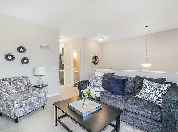 4th image of 1639 Deer Pointe Dr #1042