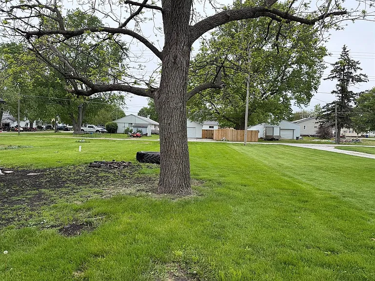426 W Maple St #W — Photo 13