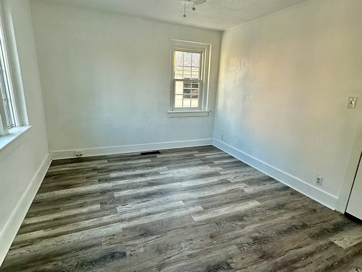 5 bed, 2346 sqft, $1,900 — Photo 4