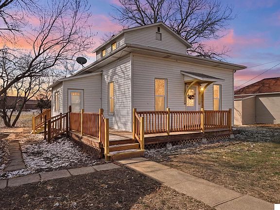 3rd image of 417 E 3rd St