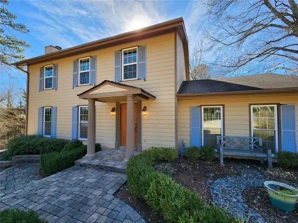 885 Melody Ln, Roswell, GA 30075