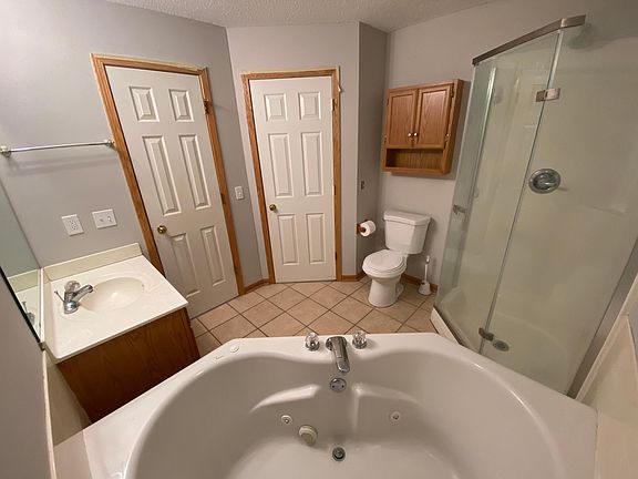 3rd image of 15082 Dunwood Trl #31