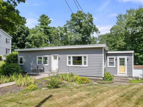 44 Susan Pkwy, Uxbridge, MA 01569