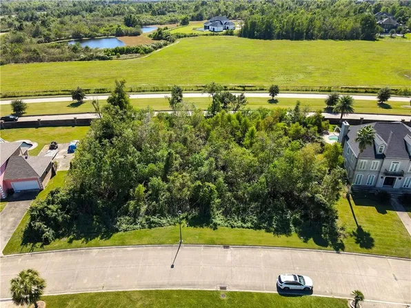 230 Oakmont Dr, New Orleans, LA 70128