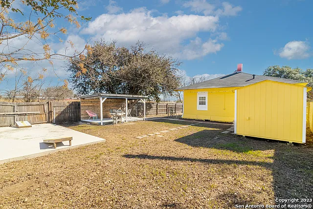 475 E French Pl — Photo 38