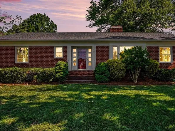 307 E Main St, Stoneville, NC 27048