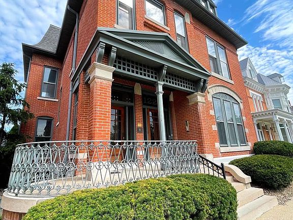 2nd image of 1225 Maine St #4