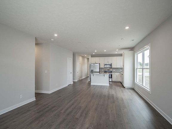 4th image of 4684 Jackson Dr