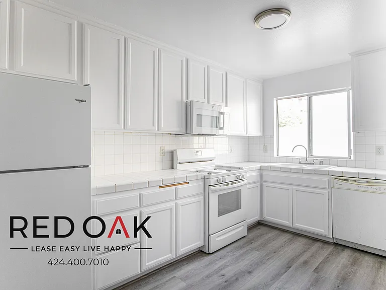 6853 Agnes Ave #3 — Photo 2