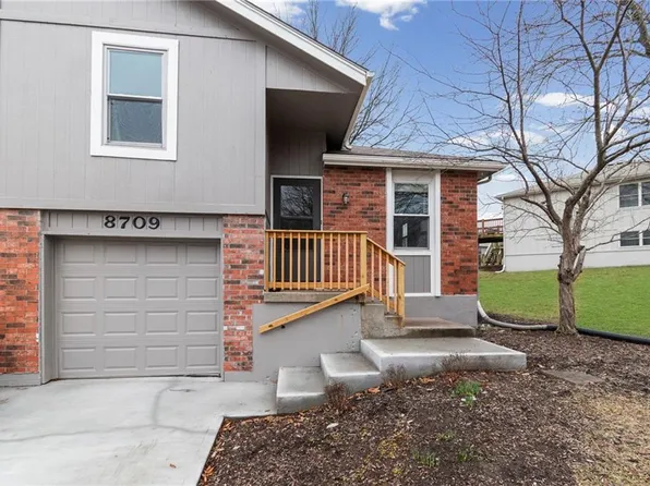 8709 N Hull Ave, Kansas City, MO 64154