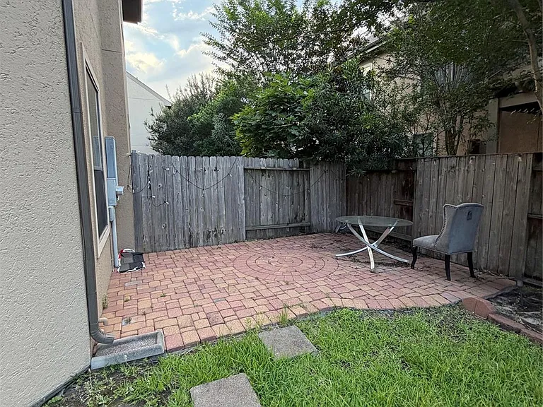 11602 Royal Oaks Xing — Photo 17