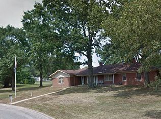 3 Meadowlark Dr, New Athens, IL 62264