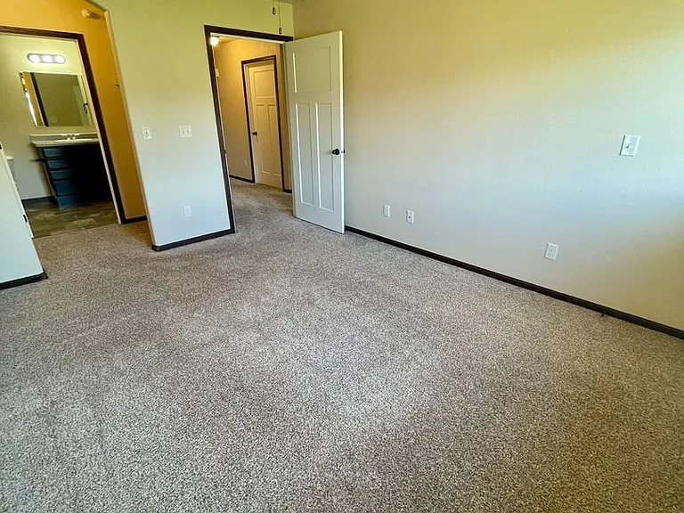 7050 Freedom Ln — Photo 28